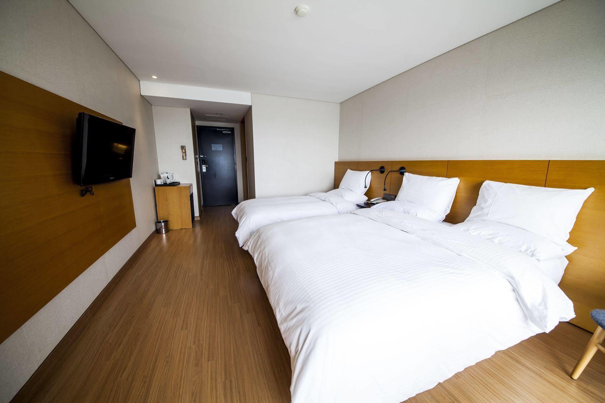 Asia Lakeside Hotel Jinju Dış mekan fotoğraf
